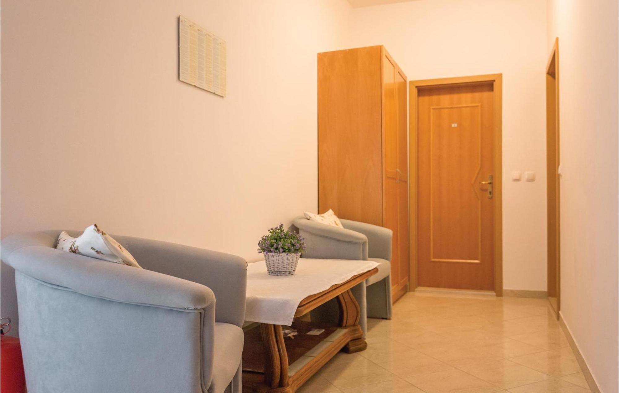 1 Bedroom Stunning Apartment In ماكارسكا المظهر الخارجي الصورة